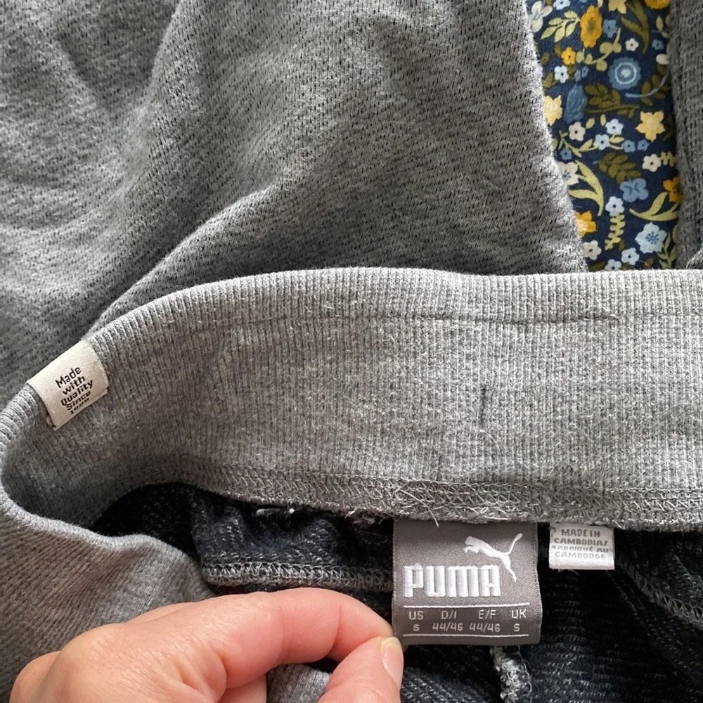 Puma grey joggers size small - Picture 4 of 4